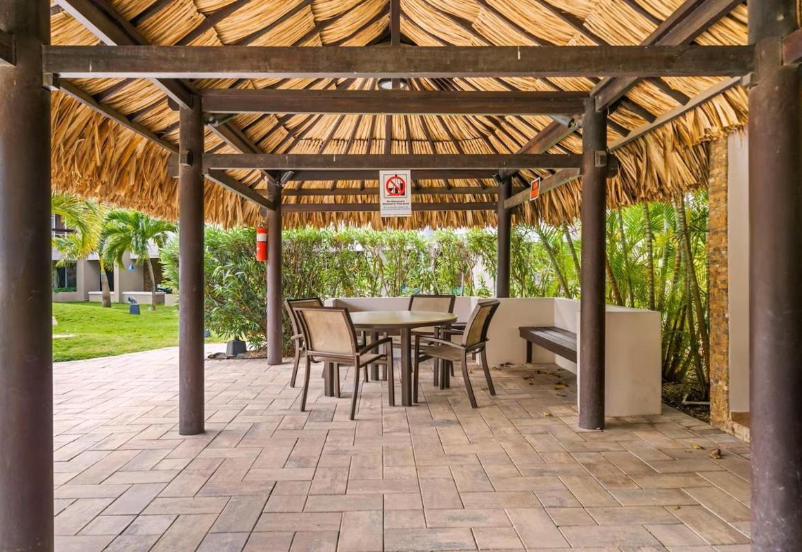 Eagle Beach Luxury House, Walking Distance To The Beach Palm Beach Exterior foto